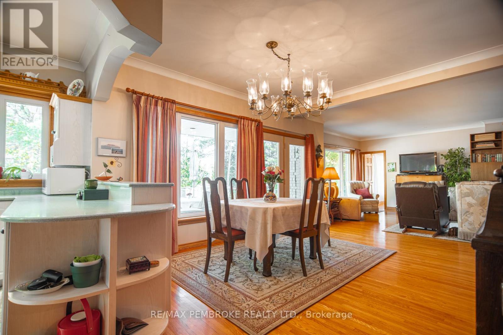 55 Blue Danube Way, Laurentian Valley, Ontario  K8A 6W2 - Photo 4 - X12451564