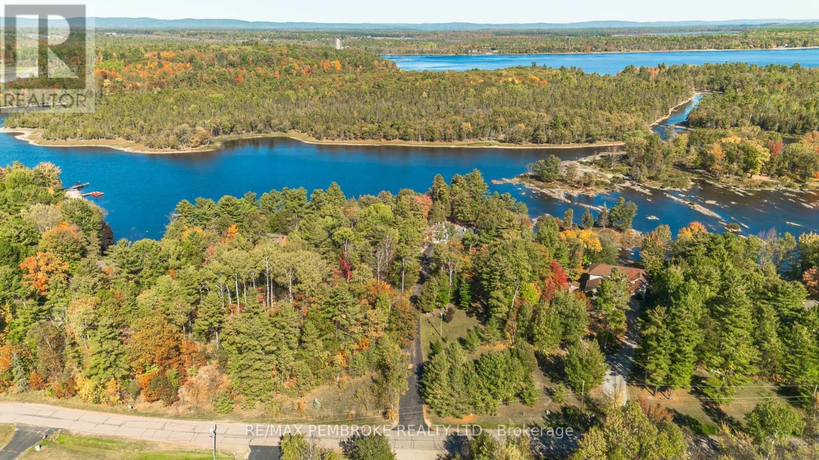55 Blue Danube Way, Laurentian Valley, Ontario  K8A 6W2 - Photo 40 - X12451564