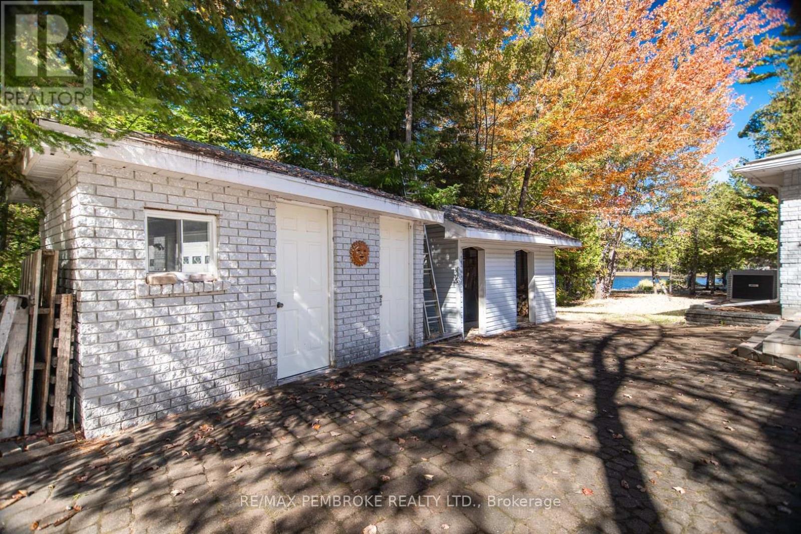 55 Blue Danube Way, Laurentian Valley, Ontario  K8A 6W2 - Photo 41 - X12451564