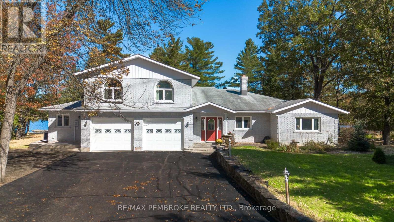 55 Blue Danube Way, Laurentian Valley, Ontario  K8A 6W2 - Photo 42 - X12451564