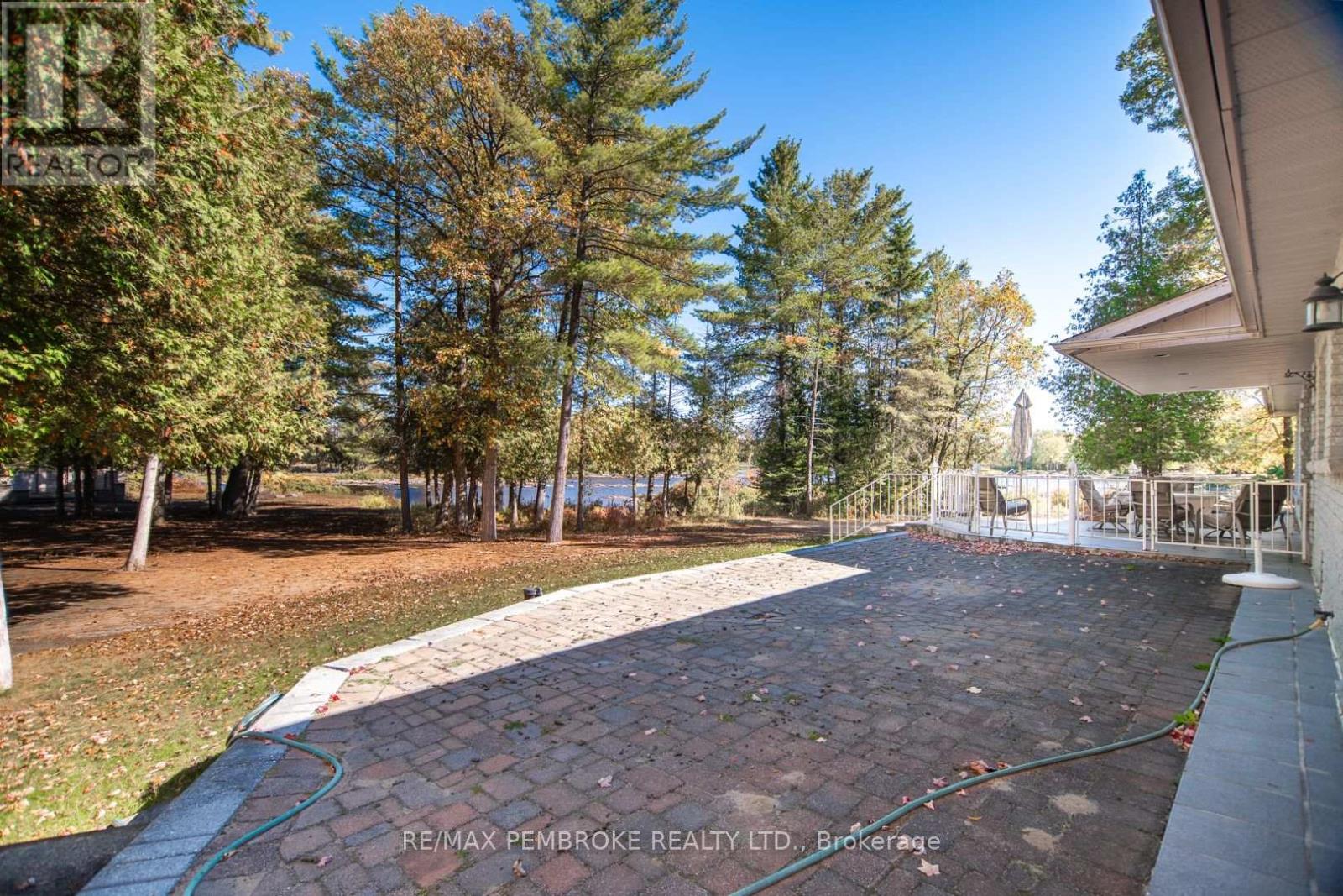 55 Blue Danube Way, Laurentian Valley, Ontario  K8A 6W2 - Photo 44 - X12451564