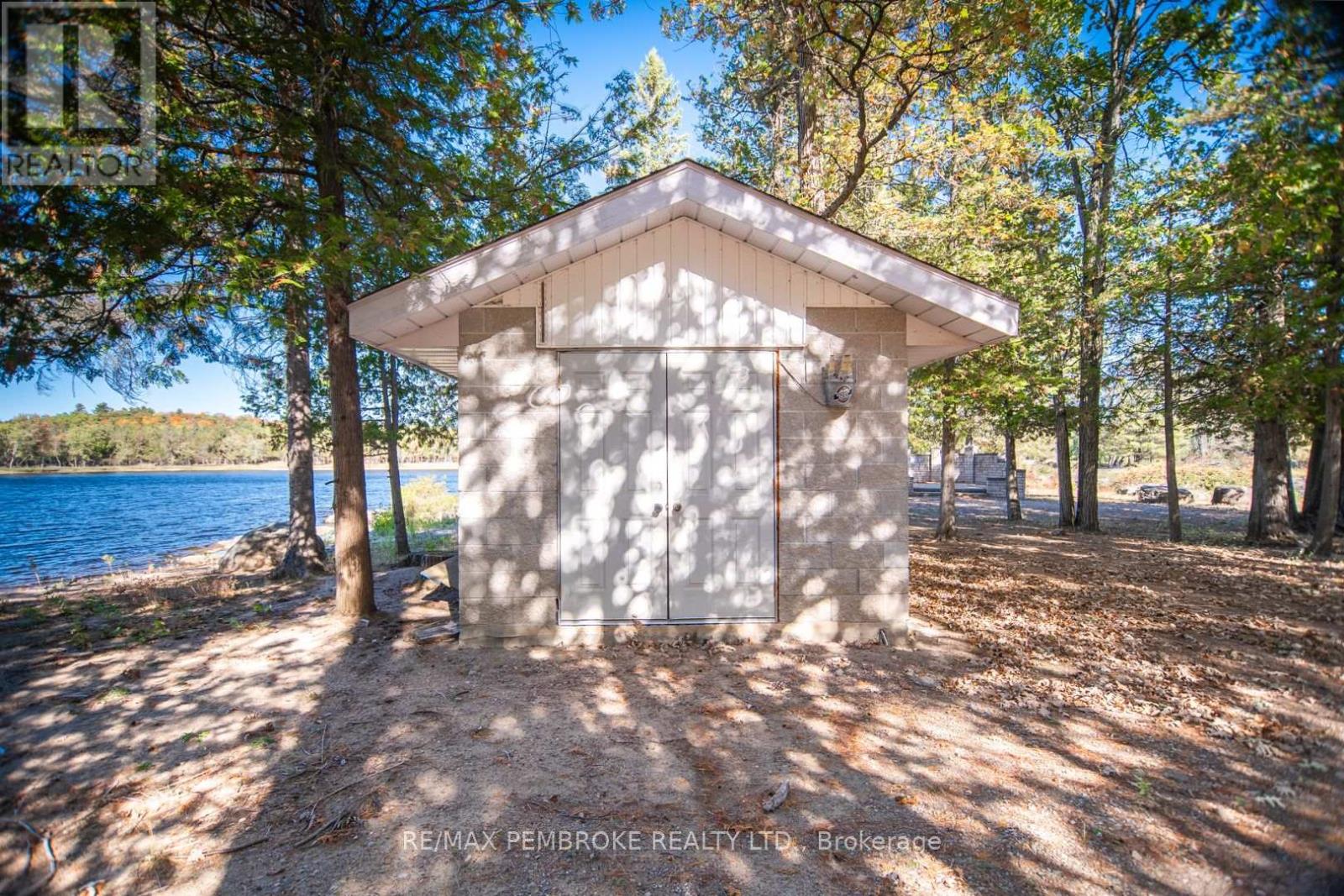 55 Blue Danube Way, Laurentian Valley, Ontario  K8A 6W2 - Photo 46 - X12451564