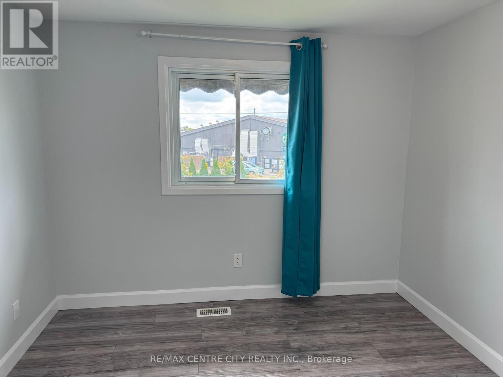870 Wellingsboro Road, London South, Ontario  N6E 1Y5 - Photo 14 - X12451533