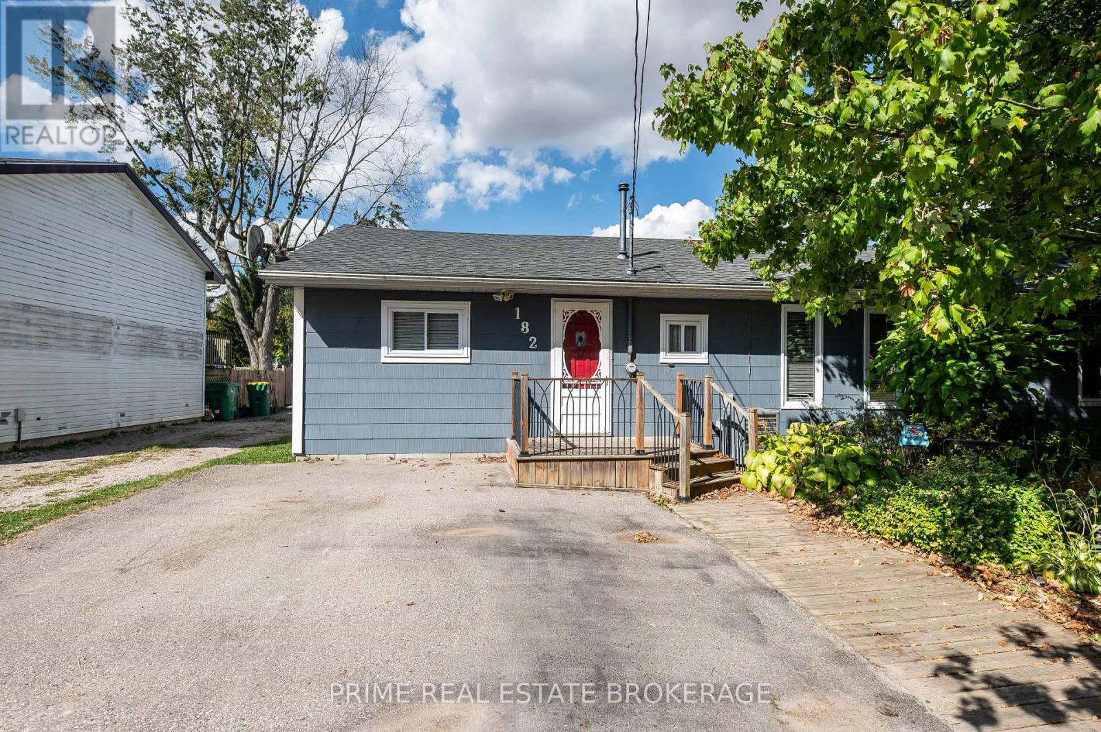 182 South Street, Southwest Middlesex (Glencoe), Ontario  N0L 1M0 - Photo 1 - X12451541