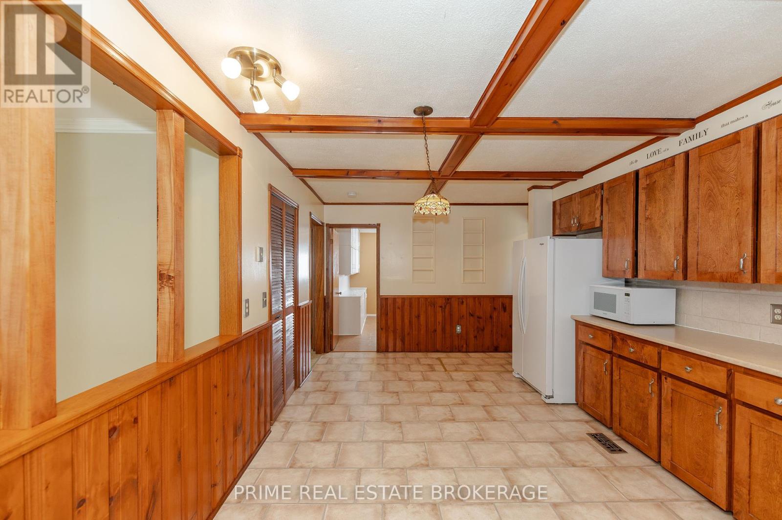 182 South Street, Southwest Middlesex (Glencoe), Ontario  N0L 1M0 - Photo 10 - X12451541