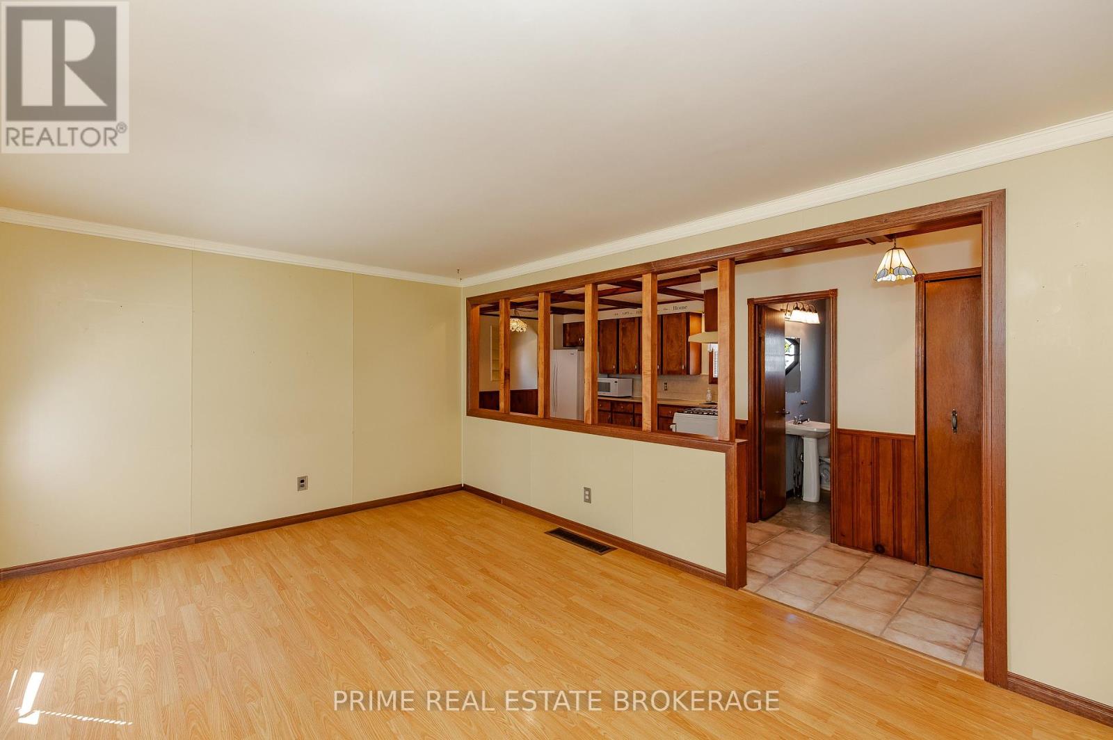 182 South Street, Southwest Middlesex (Glencoe), Ontario  N0L 1M0 - Photo 12 - X12451541