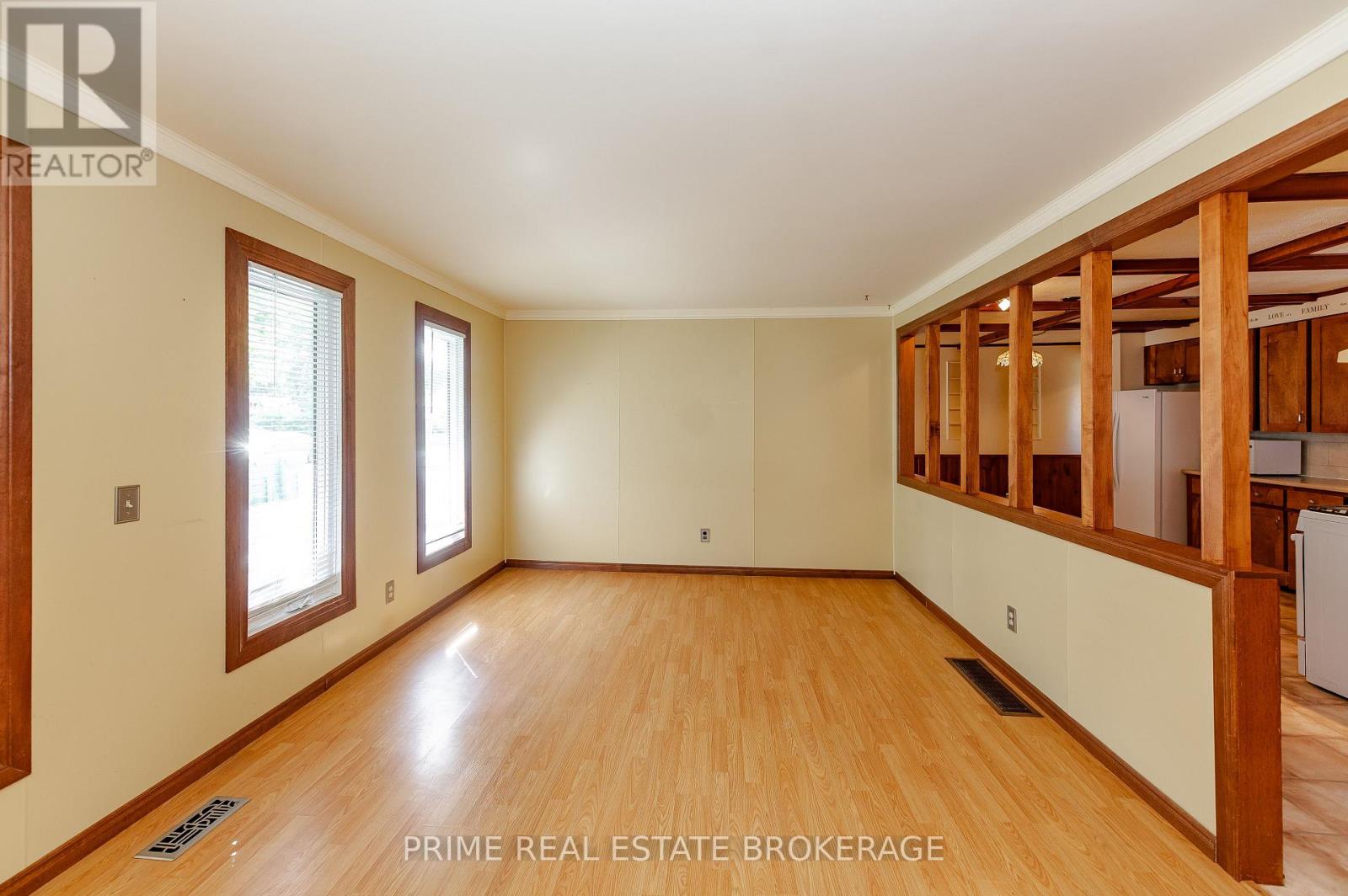 182 South Street, Southwest Middlesex (Glencoe), Ontario  N0L 1M0 - Photo 14 - X12451541