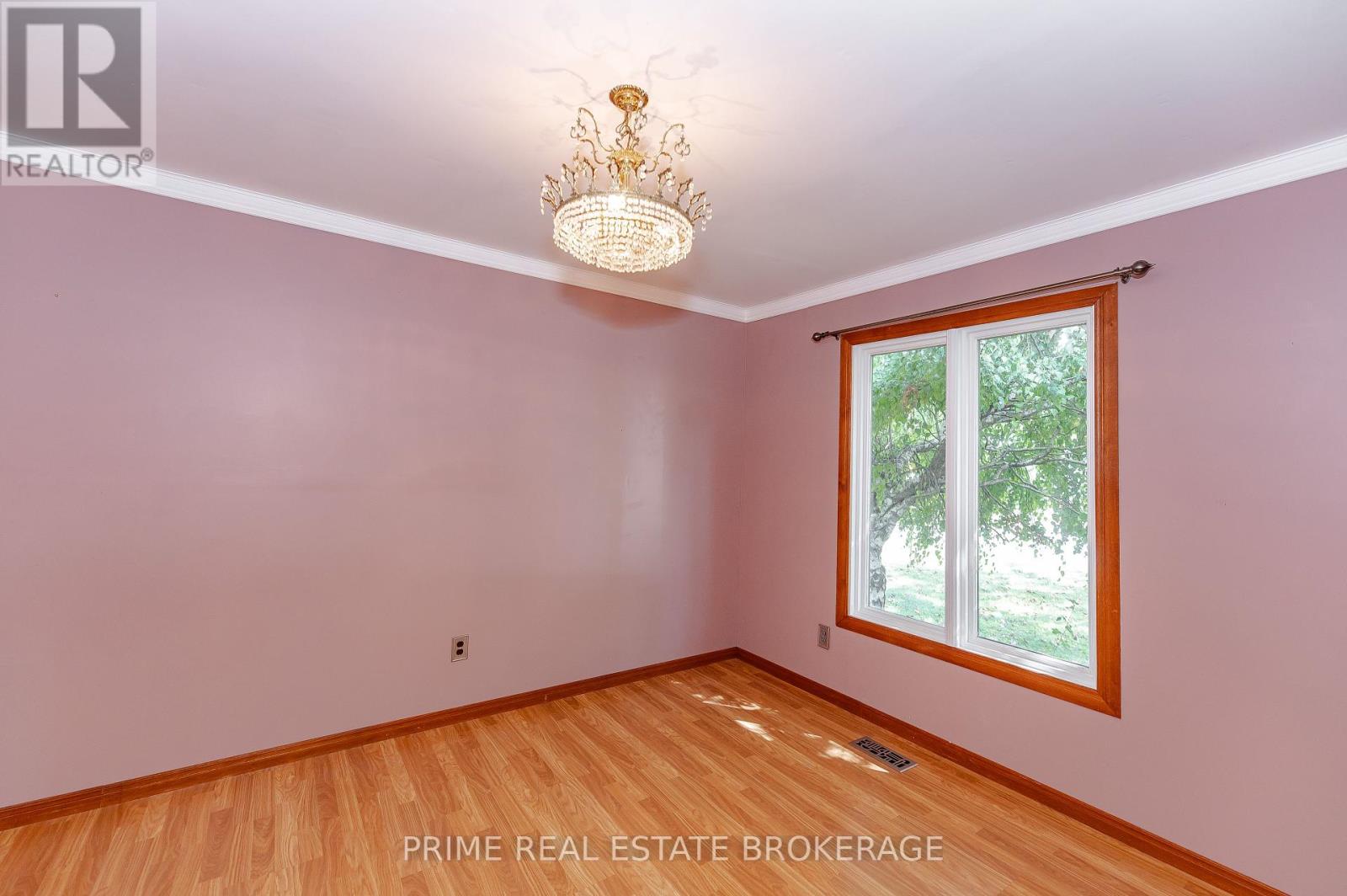 182 South Street, Southwest Middlesex (Glencoe), Ontario  N0L 1M0 - Photo 17 - X12451541