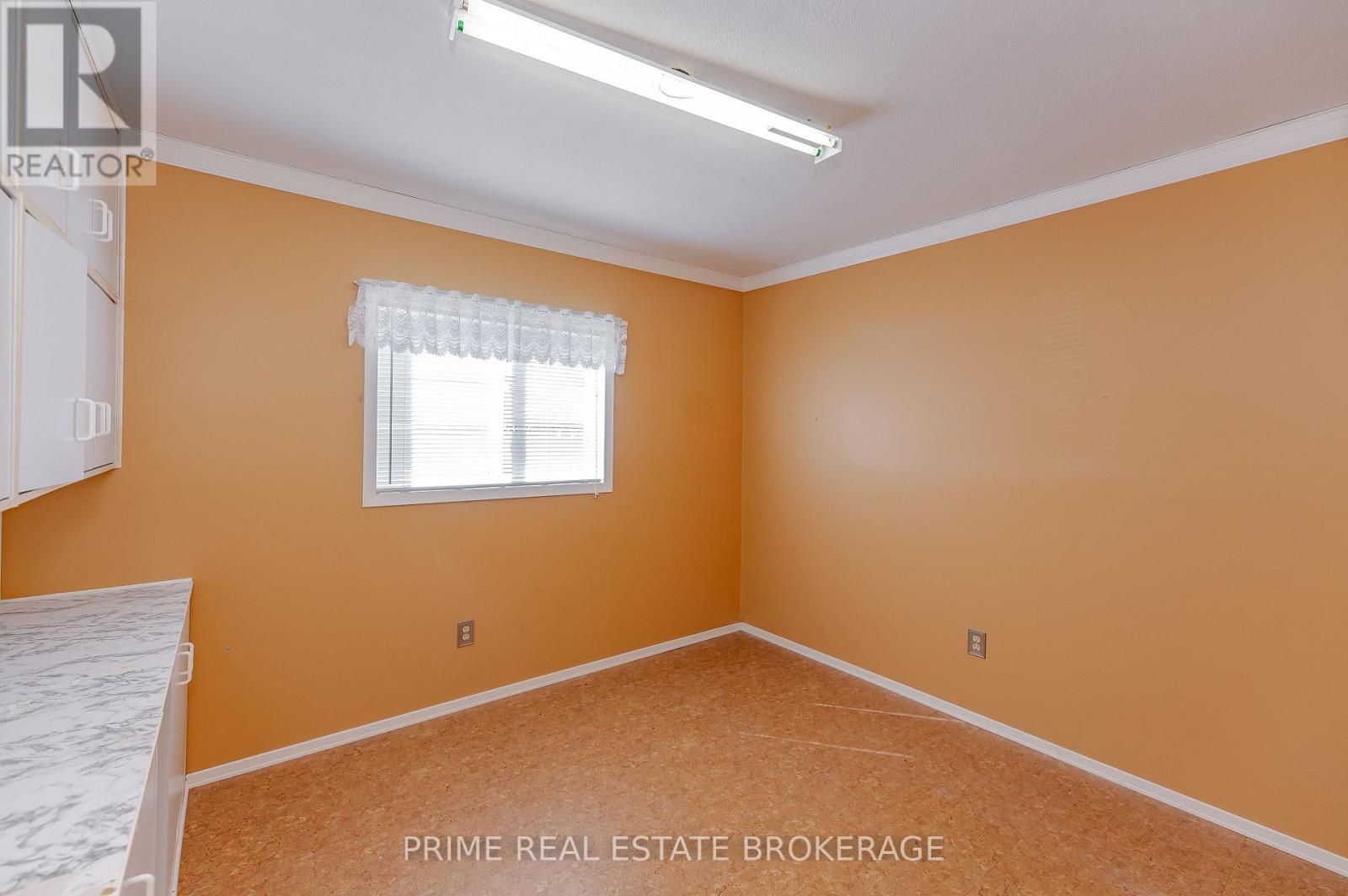 182 South Street, Southwest Middlesex (Glencoe), Ontario  N0L 1M0 - Photo 26 - X12451541