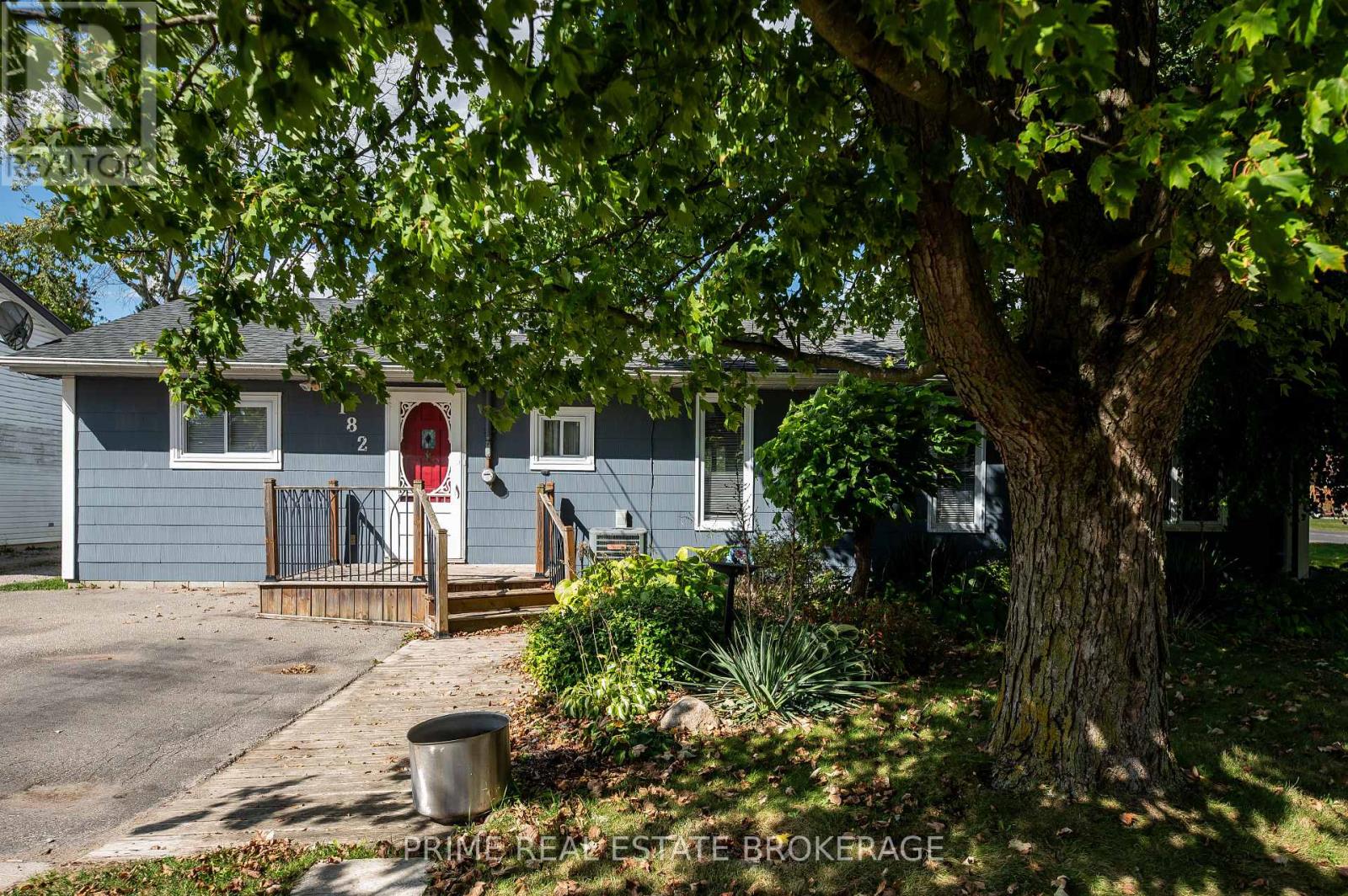 182 South Street, Southwest Middlesex (Glencoe), Ontario  N0L 1M0 - Photo 3 - X12451541