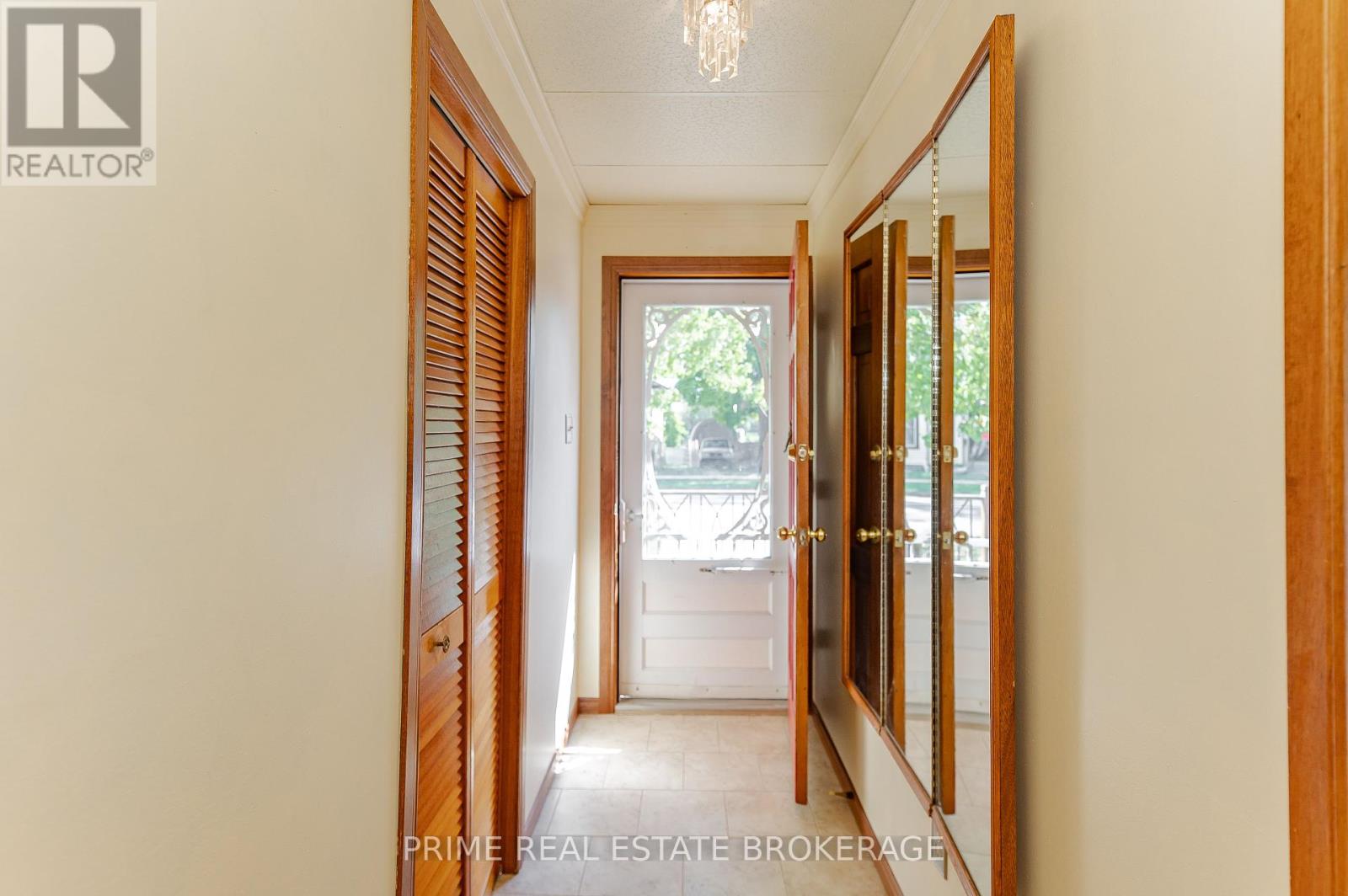 182 South Street, Southwest Middlesex (Glencoe), Ontario  N0L 1M0 - Photo 4 - X12451541