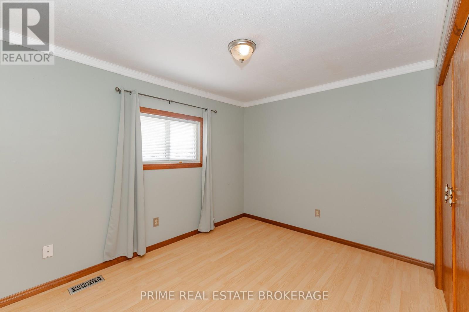 182 South Street, Southwest Middlesex (Glencoe), Ontario  N0L 1M0 - Photo 5 - X12451541