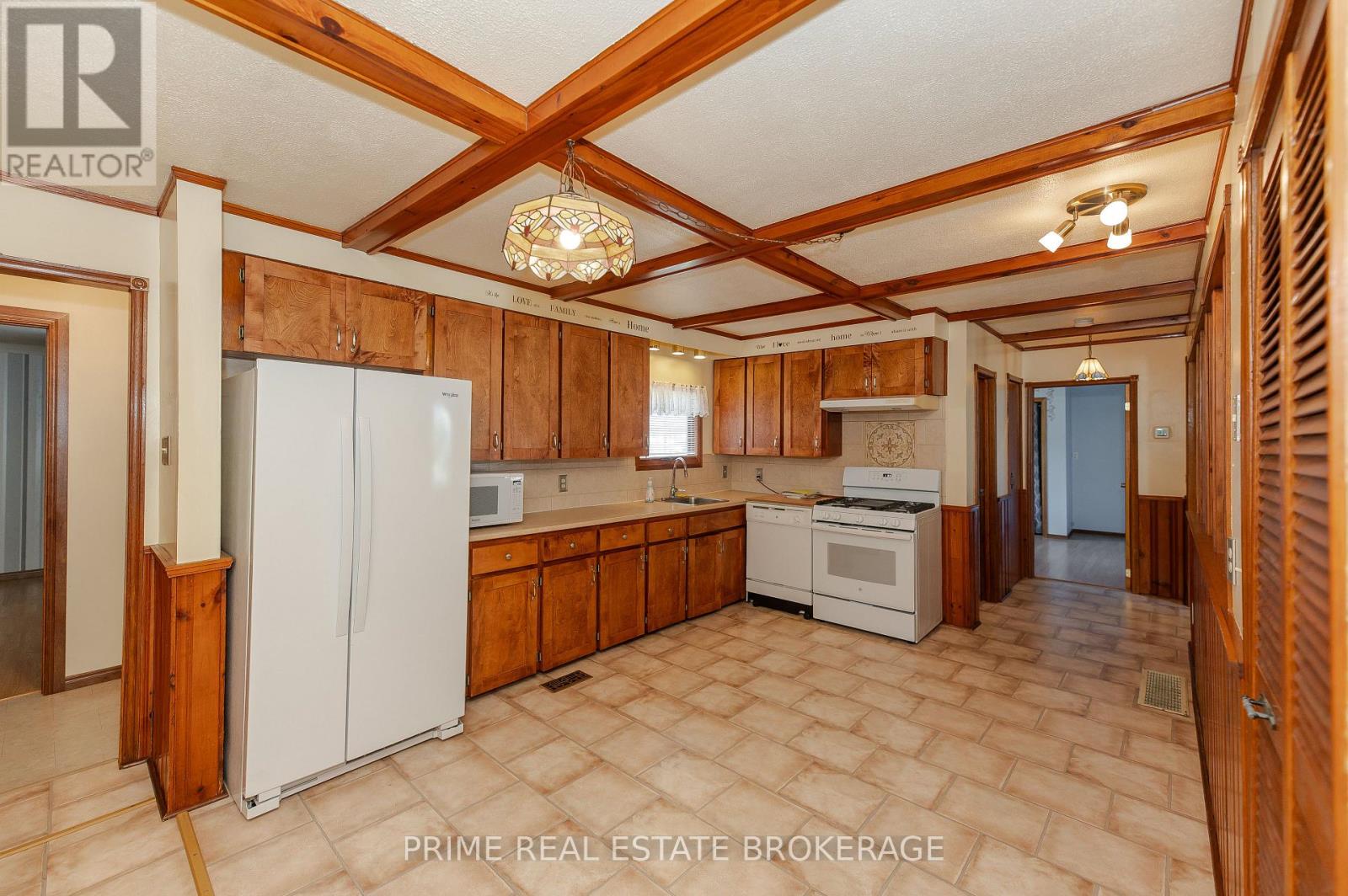 182 South Street, Southwest Middlesex (Glencoe), Ontario  N0L 1M0 - Photo 7 - X12451541