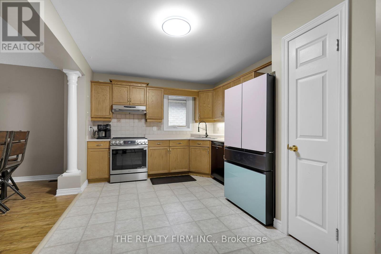 17 - 20 Windemere Place, St. Thomas, Ontario  N5R 6H6 - Photo 7 - X12451643