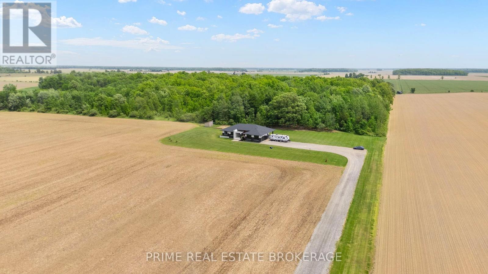 818 Oil Heritage Road, Chatham-Kent, Ontario  N0P 1M0 - Photo 2 - X12451692