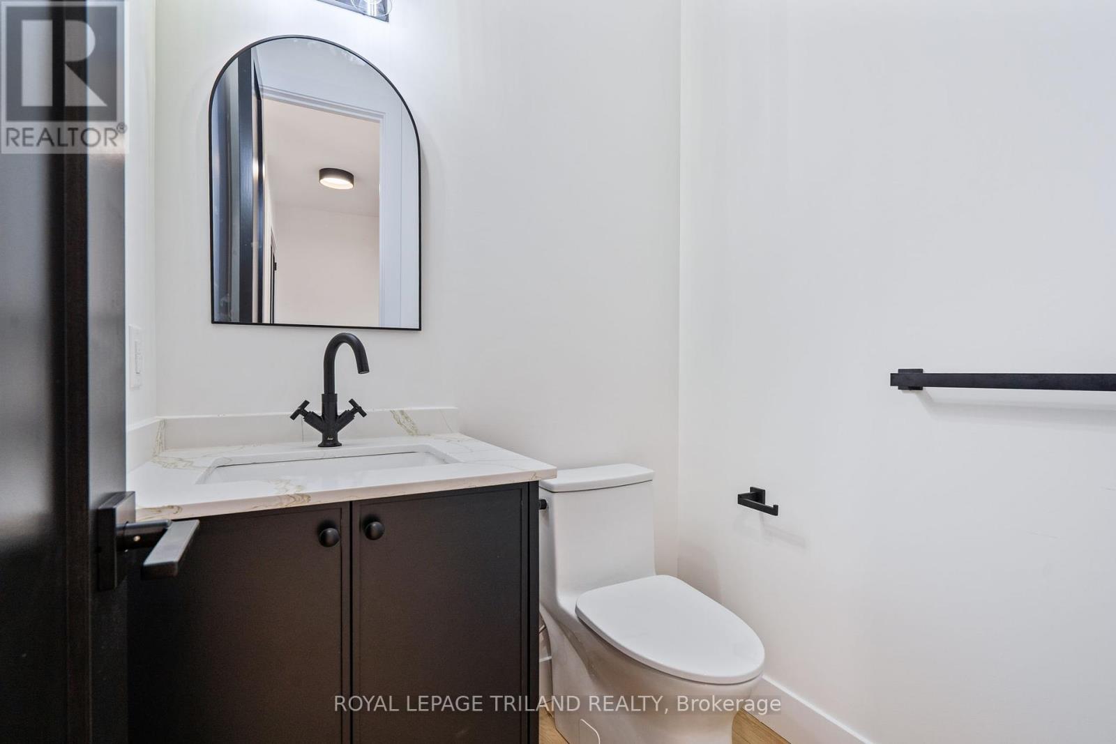 34 Alberta Street, Lambton Shores, Ontario  N0M 1T0 - Photo 23 - X12451693