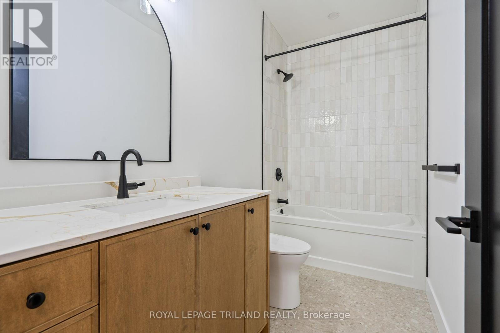 34 Alberta Street, Lambton Shores, Ontario  N0M 1T0 - Photo 35 - X12451693
