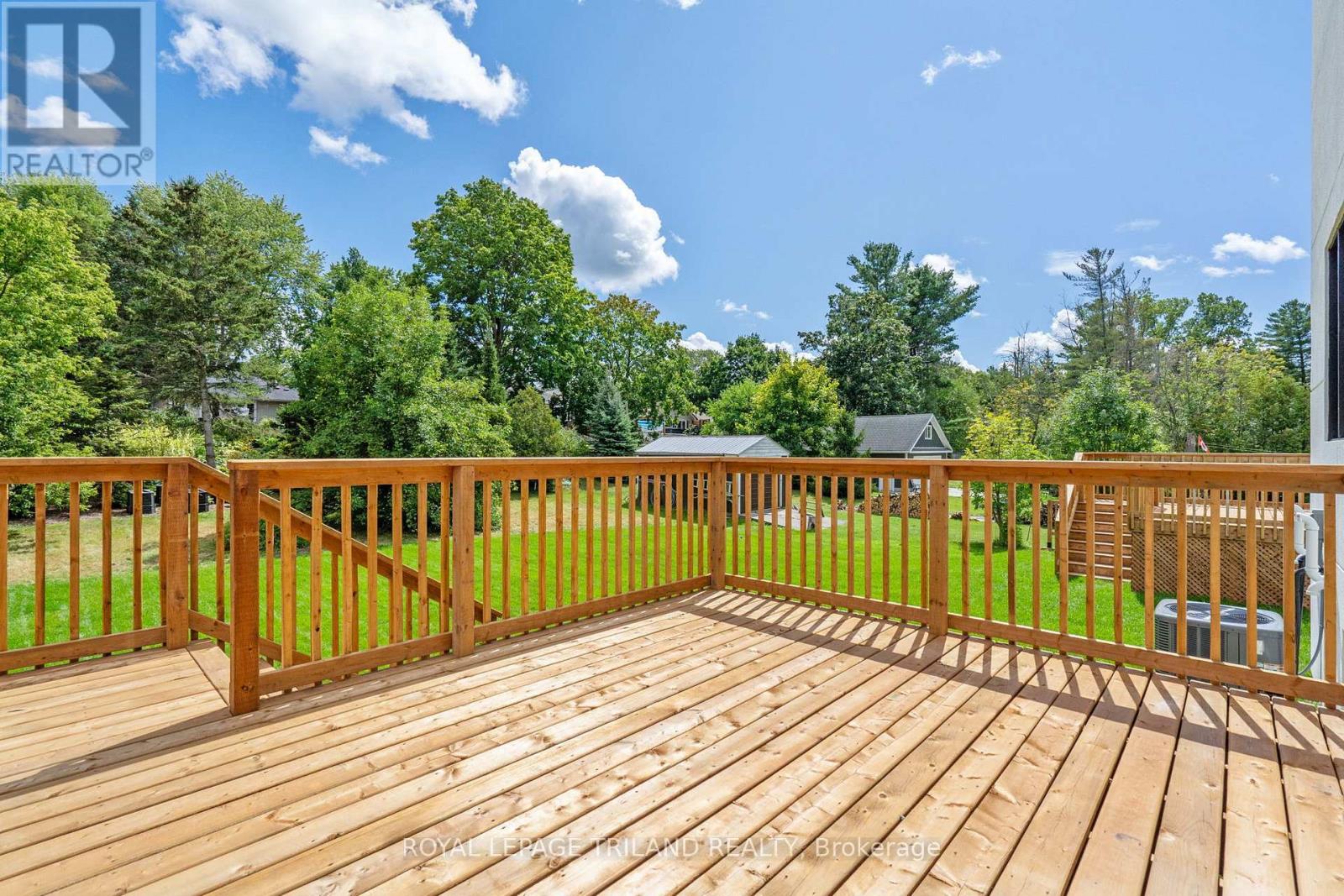 32 Alberta Street, Lambton Shores, Ontario  N0M 1T0 - Photo 41 - X12451695