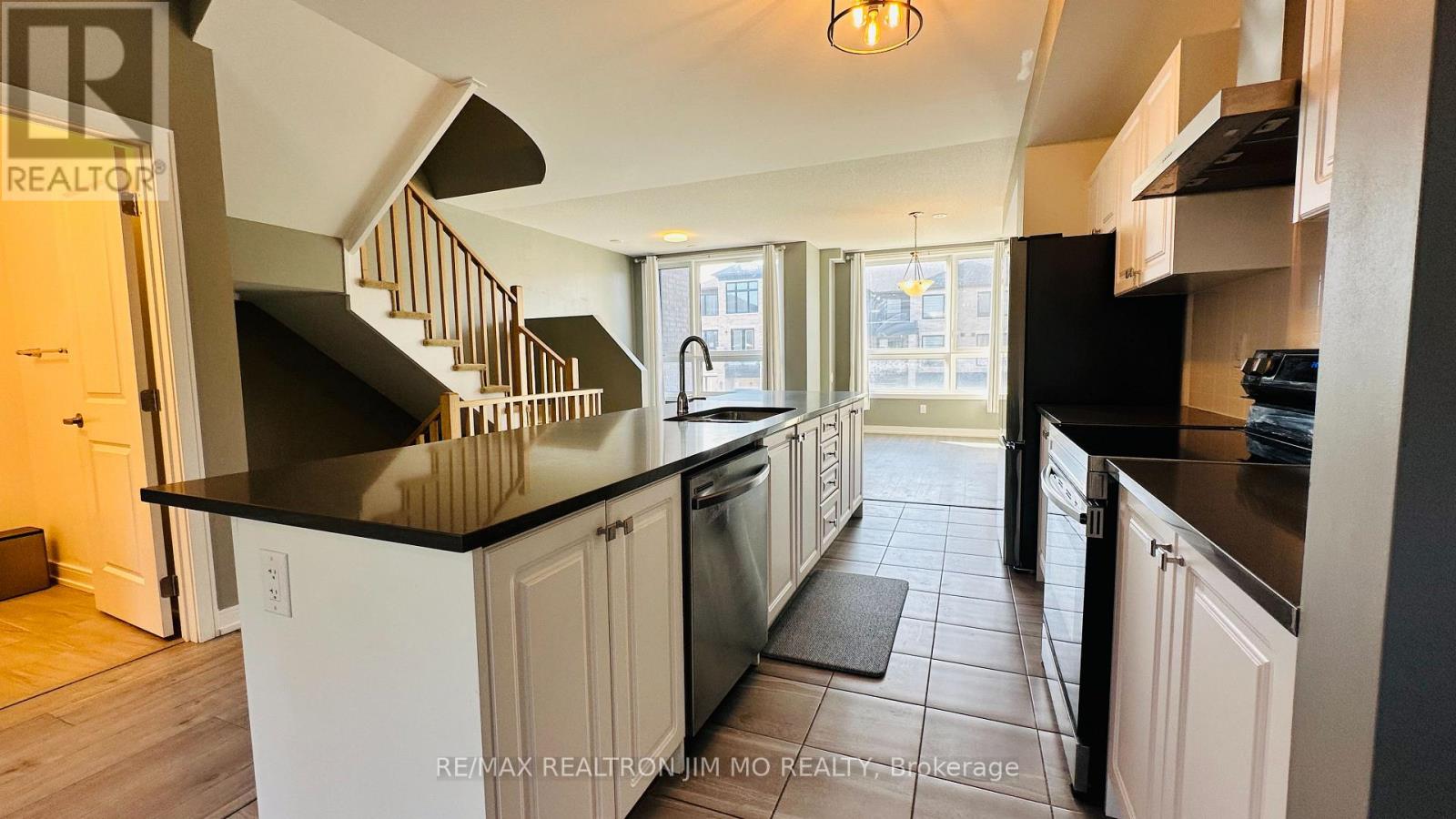 114 Blue Forest Crescent, Barrie, Ontario  L9J 0N7 - Photo 11 - S12451368