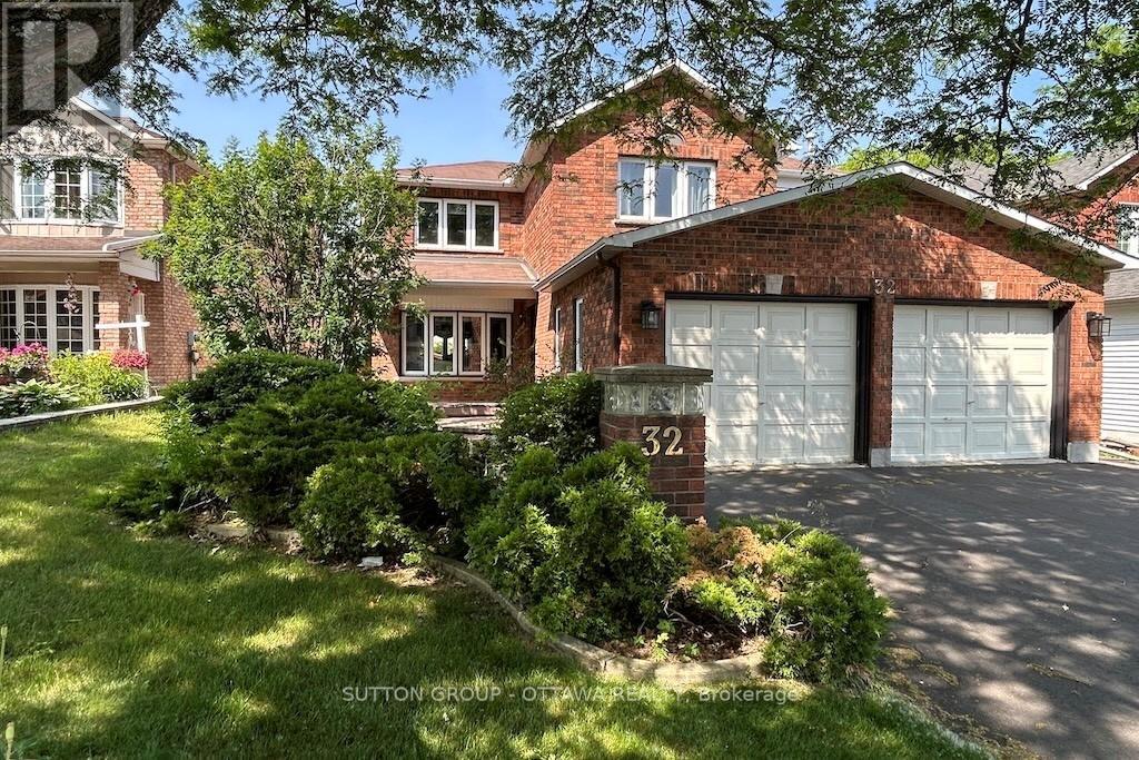 32 Cellini Court W, Ottawa, Ontario  K1G 5K3 - Photo 1 - X12451652