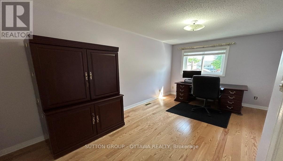 32 Cellini Court W, Ottawa, Ontario  K1G 5K3 - Photo 26 - X12451652