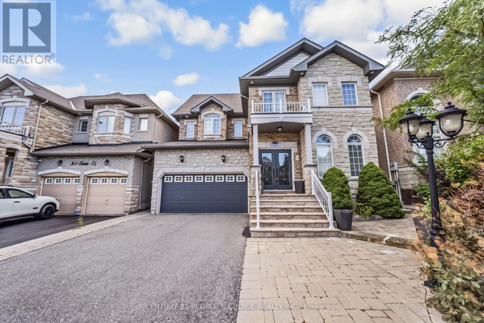 28 Coin Street, Brampton, Ontario  L6Y 5R2 - Photo 3 - W12451443