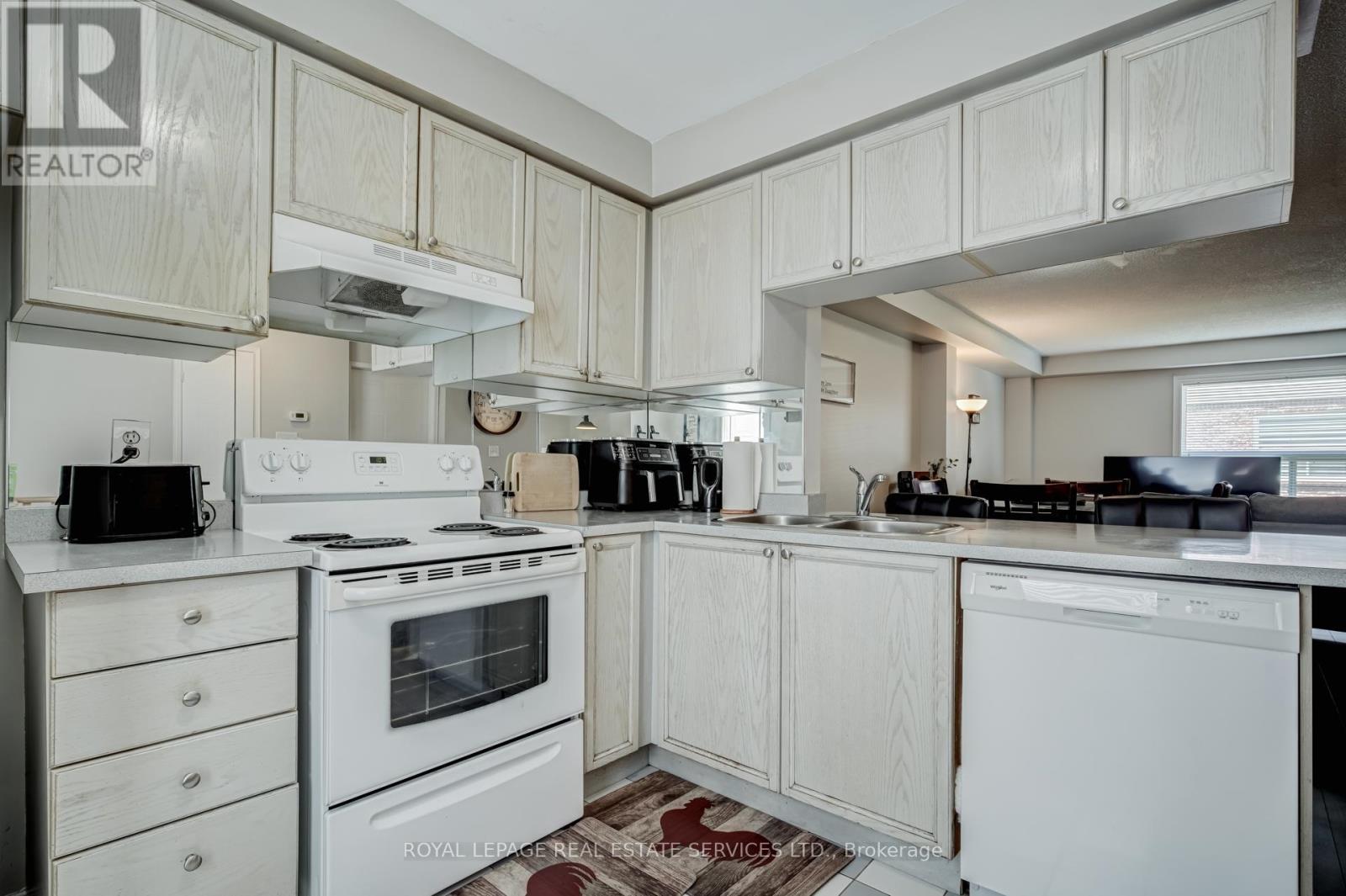 24 - 1530 Reeves Gate, Oakville, Ontario  L6M 3J4 - Photo 7 - W12451447