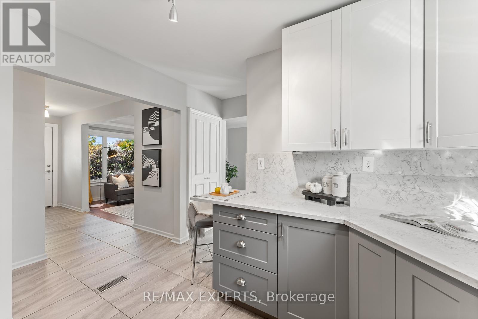 7 Mcmanus Road, Toronto, Ontario  M9P 2J9 - Photo 14 - W12451450