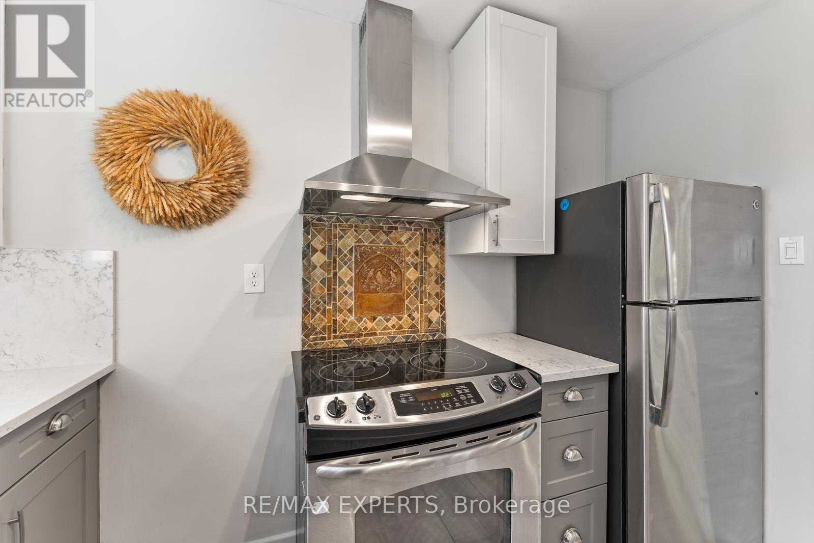 7 Mcmanus Road, Toronto, Ontario  M9P 2J9 - Photo 16 - W12451450