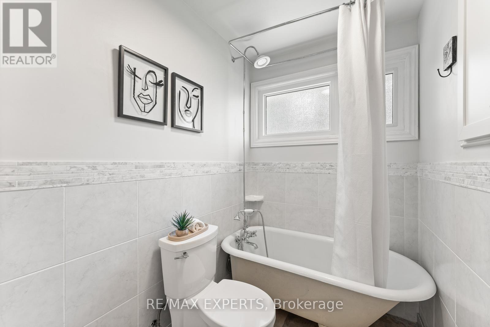 7 Mcmanus Road, Toronto, Ontario  M9P 2J9 - Photo 19 - W12451450