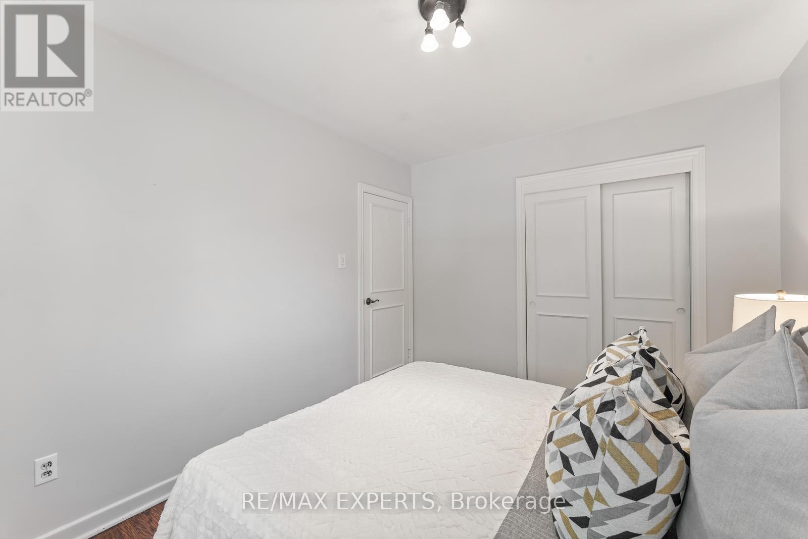 7 Mcmanus Road, Toronto, Ontario  M9P 2J9 - Photo 21 - W12451450