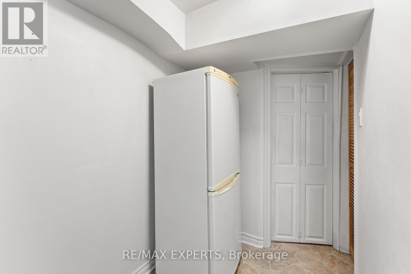 7 Mcmanus Road, Toronto, Ontario  M9P 2J9 - Photo 31 - W12451450