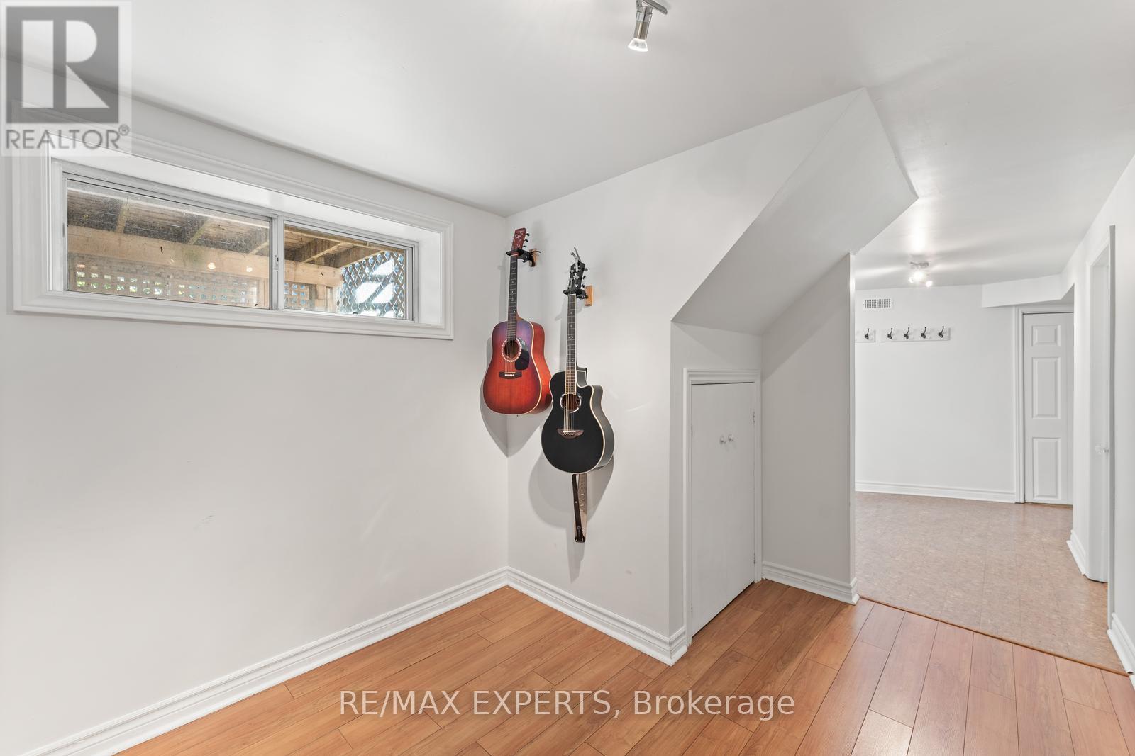 7 Mcmanus Road, Toronto, Ontario  M9P 2J9 - Photo 33 - W12451450