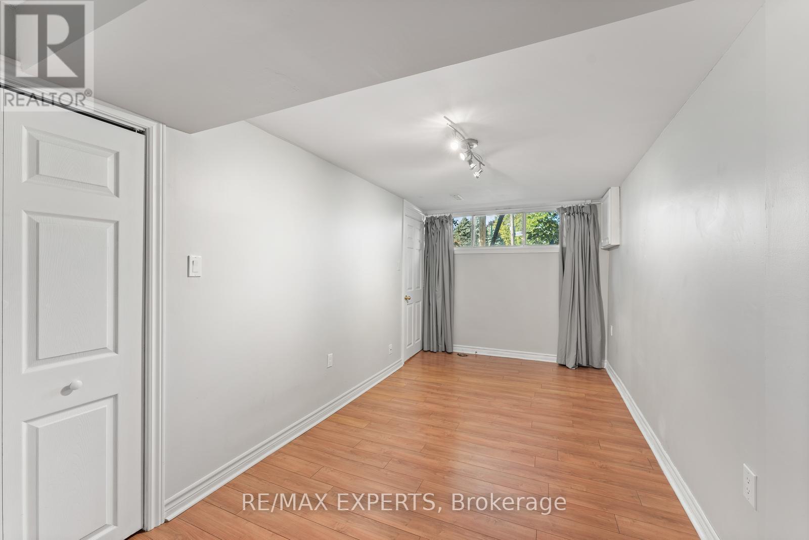 7 Mcmanus Road, Toronto, Ontario  M9P 2J9 - Photo 36 - W12451450
