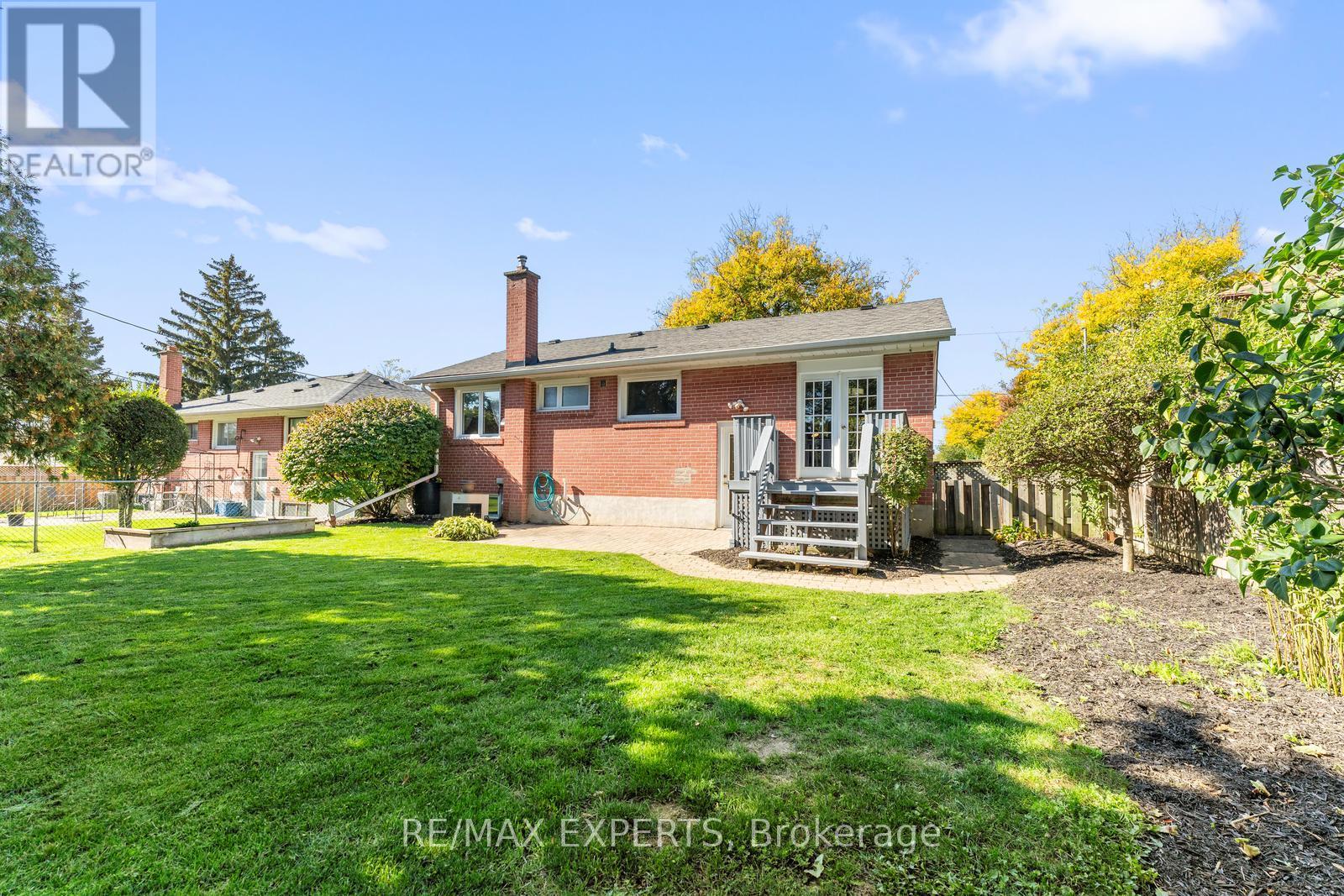 7 Mcmanus Road, Toronto, Ontario  M9P 2J9 - Photo 43 - W12451450