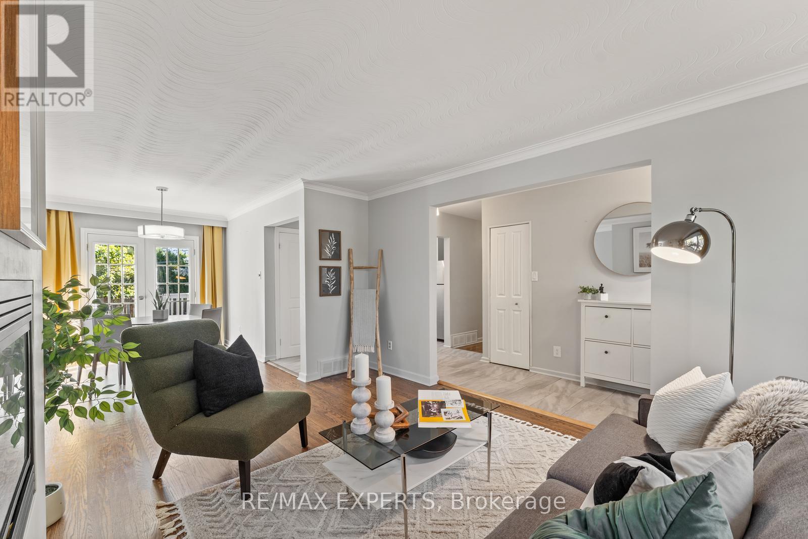 7 Mcmanus Road, Toronto, Ontario  M9P 2J9 - Photo 9 - W12451450
