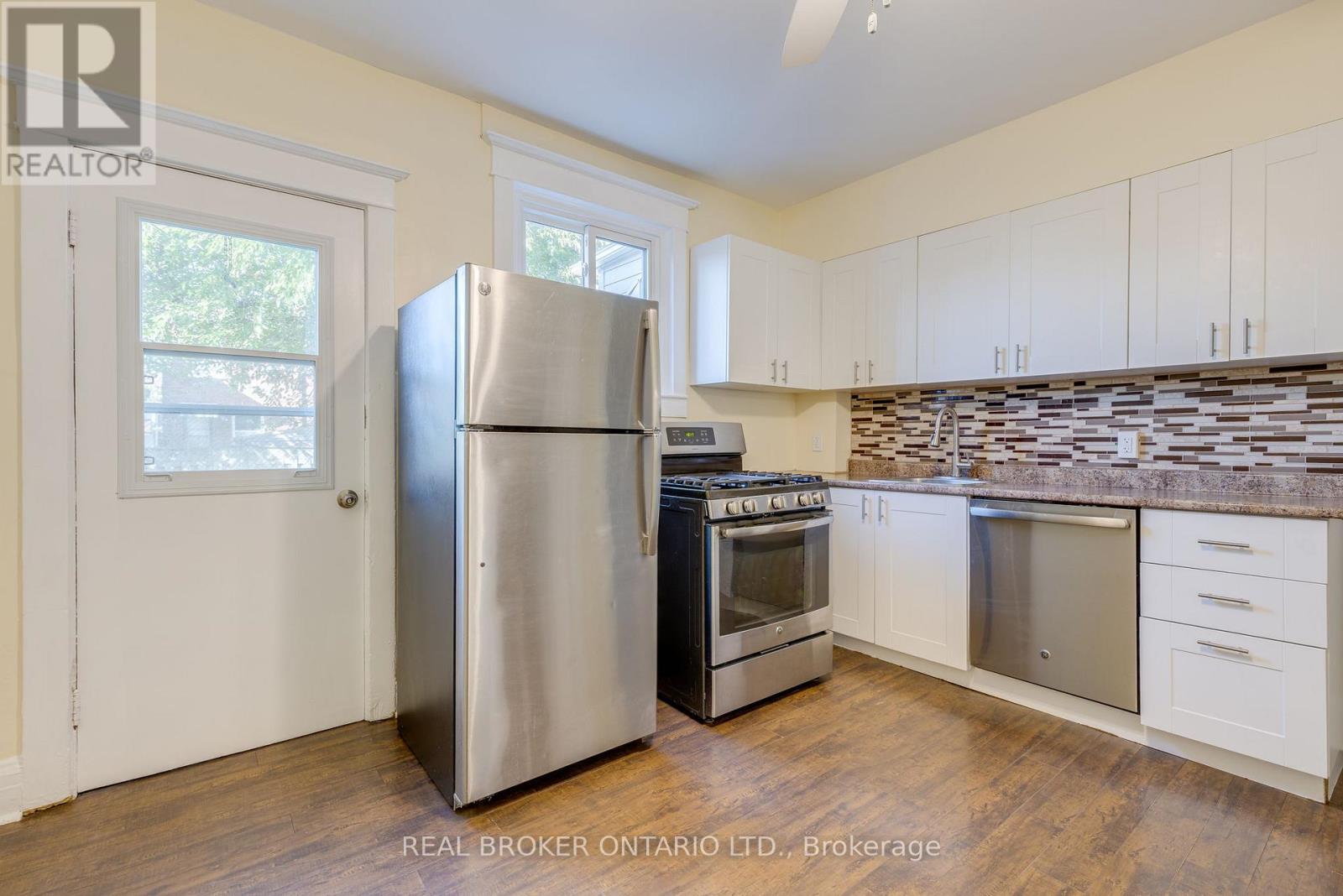 878 Runnymede Road, Toronto, Ontario  M6N 3W4 - Photo 10 - W12451456