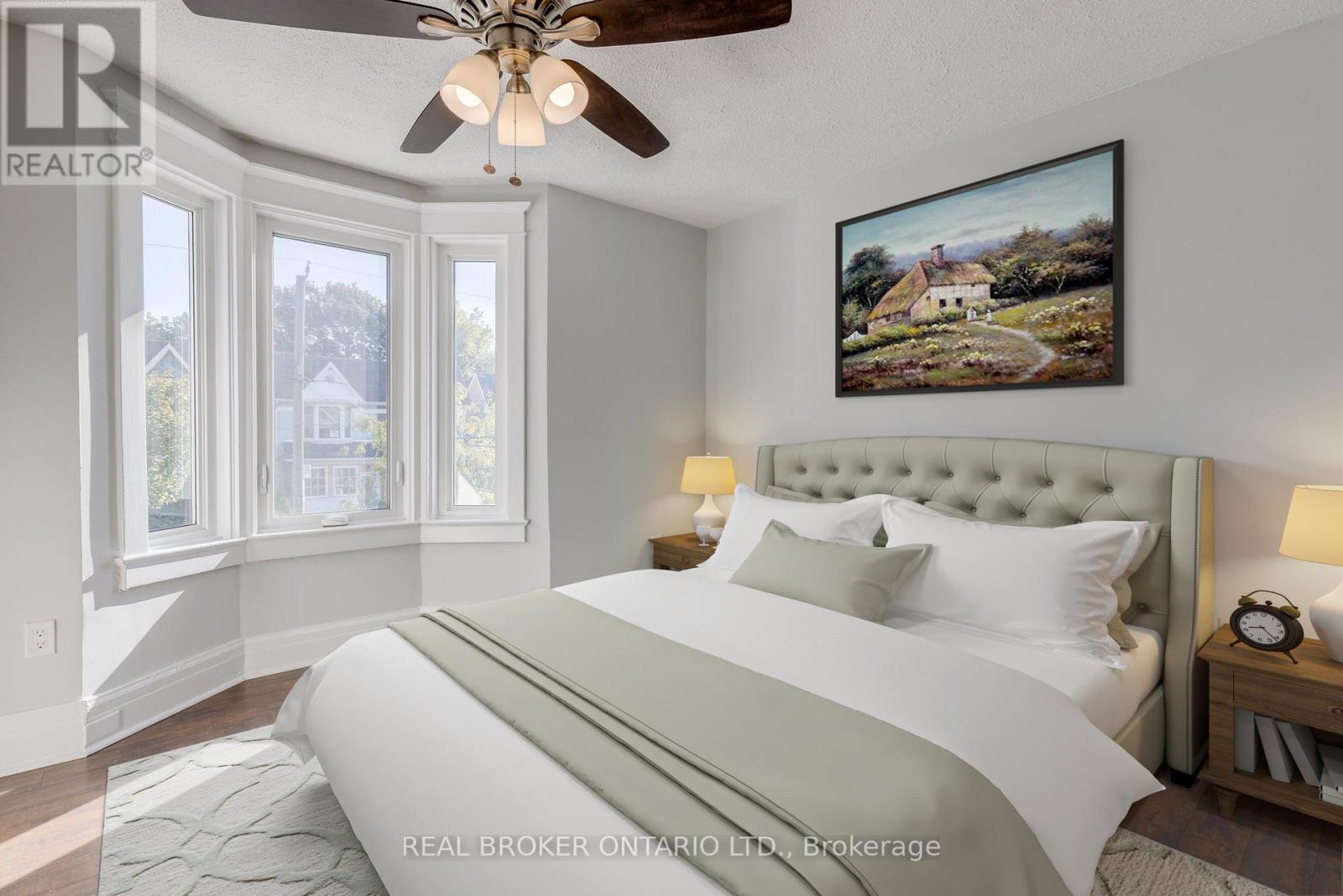 878 Runnymede Road, Toronto, Ontario  M6N 3W4 - Photo 11 - W12451456