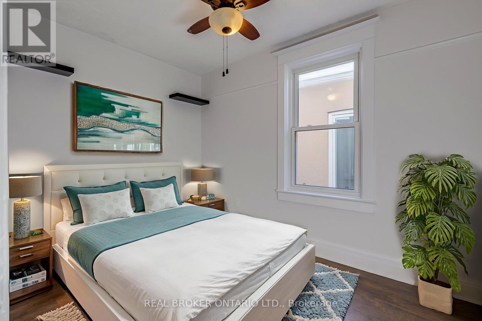 878 Runnymede Road, Toronto, Ontario  M6N 3W4 - Photo 13 - W12451456