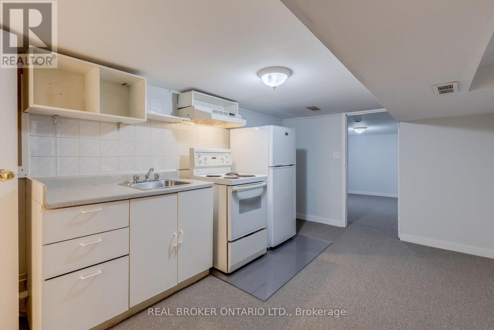 878 Runnymede Road, Toronto, Ontario  M6N 3W4 - Photo 19 - W12451456