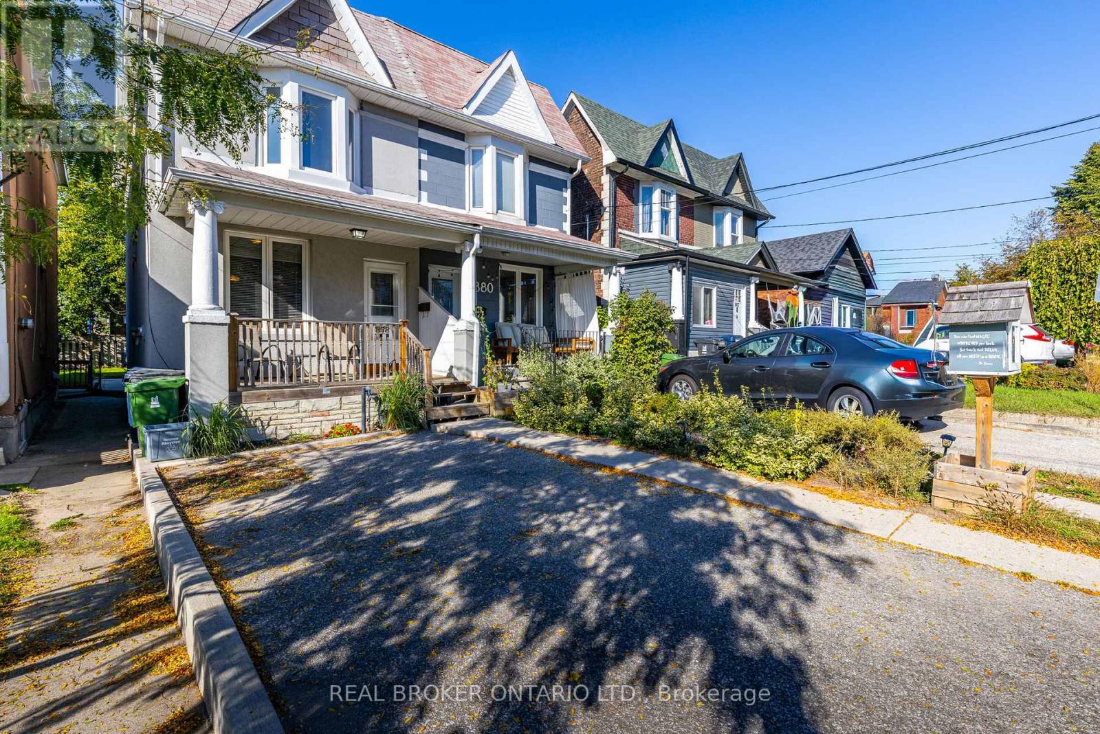 878 Runnymede Road, Toronto, Ontario  M6N 3W4 - Photo 2 - W12451456