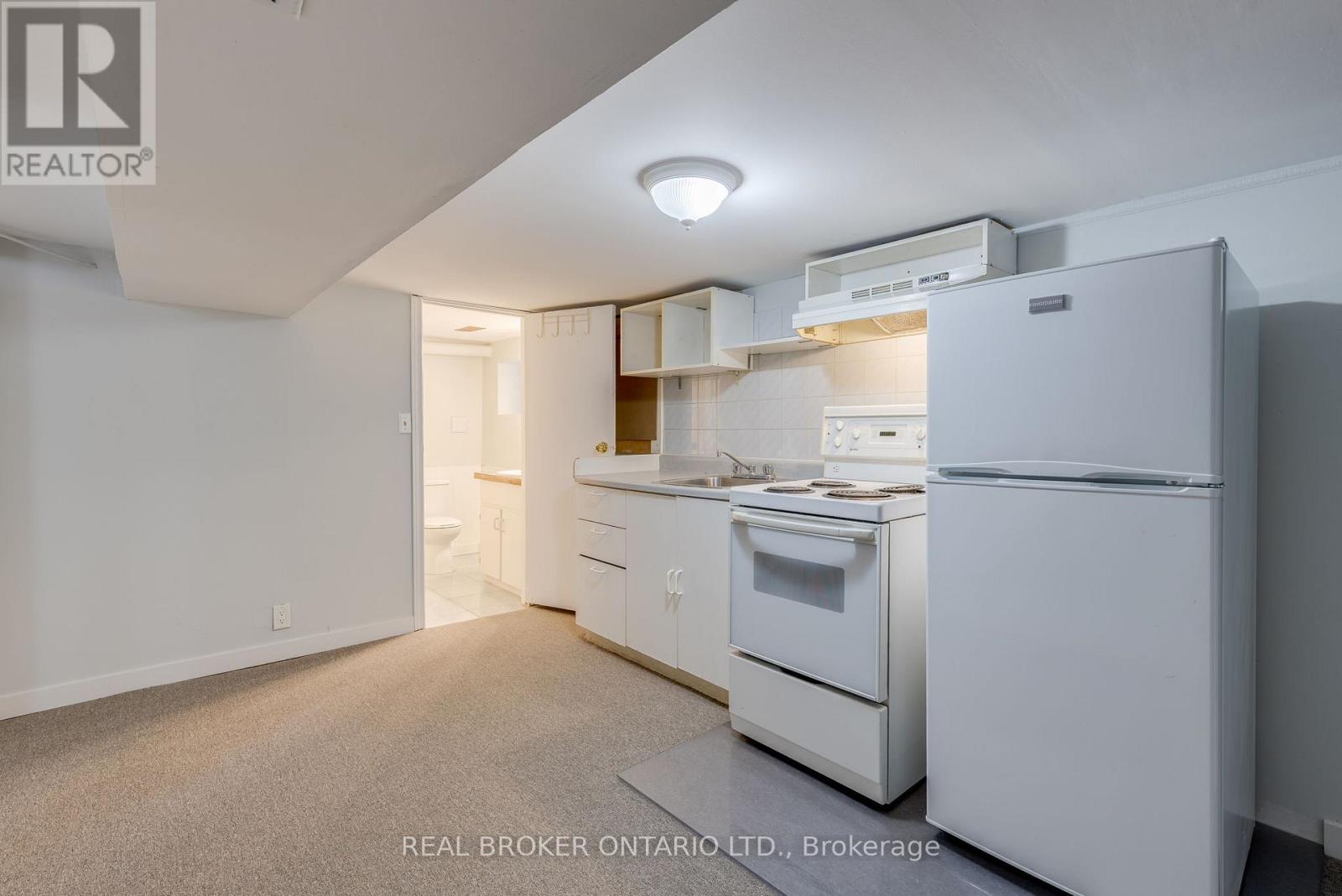 878 Runnymede Road, Toronto, Ontario  M6N 3W4 - Photo 20 - W12451456