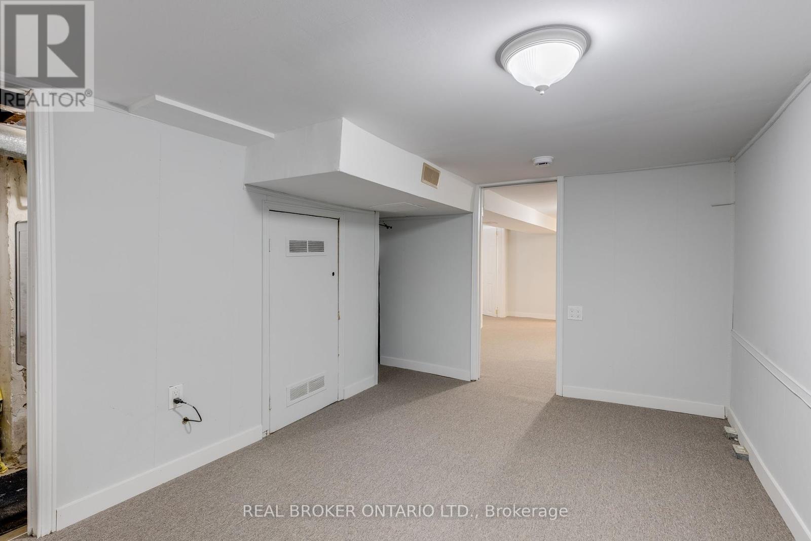 878 Runnymede Road, Toronto, Ontario  M6N 3W4 - Photo 23 - W12451456
