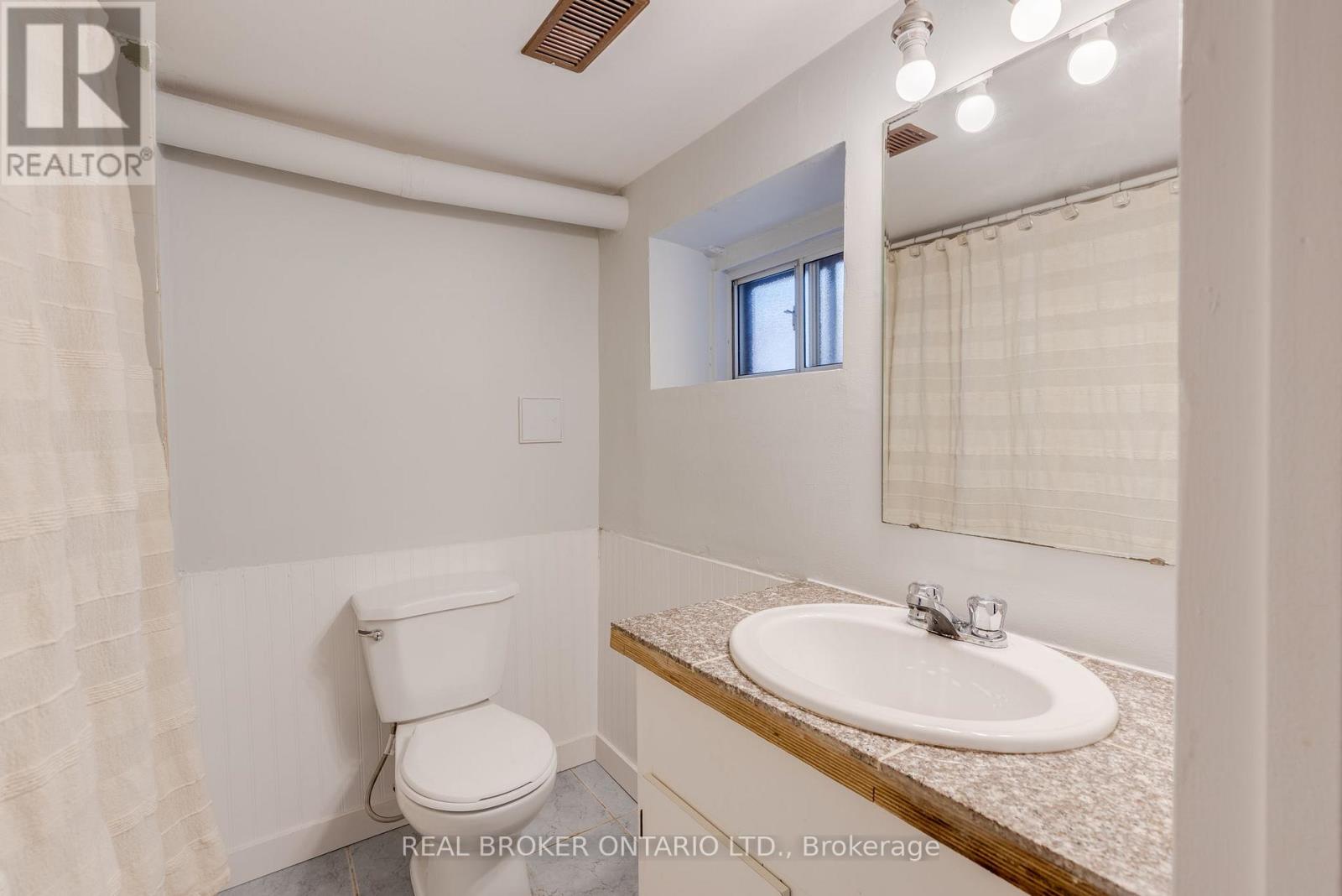 878 Runnymede Road, Toronto, Ontario  M6N 3W4 - Photo 24 - W12451456