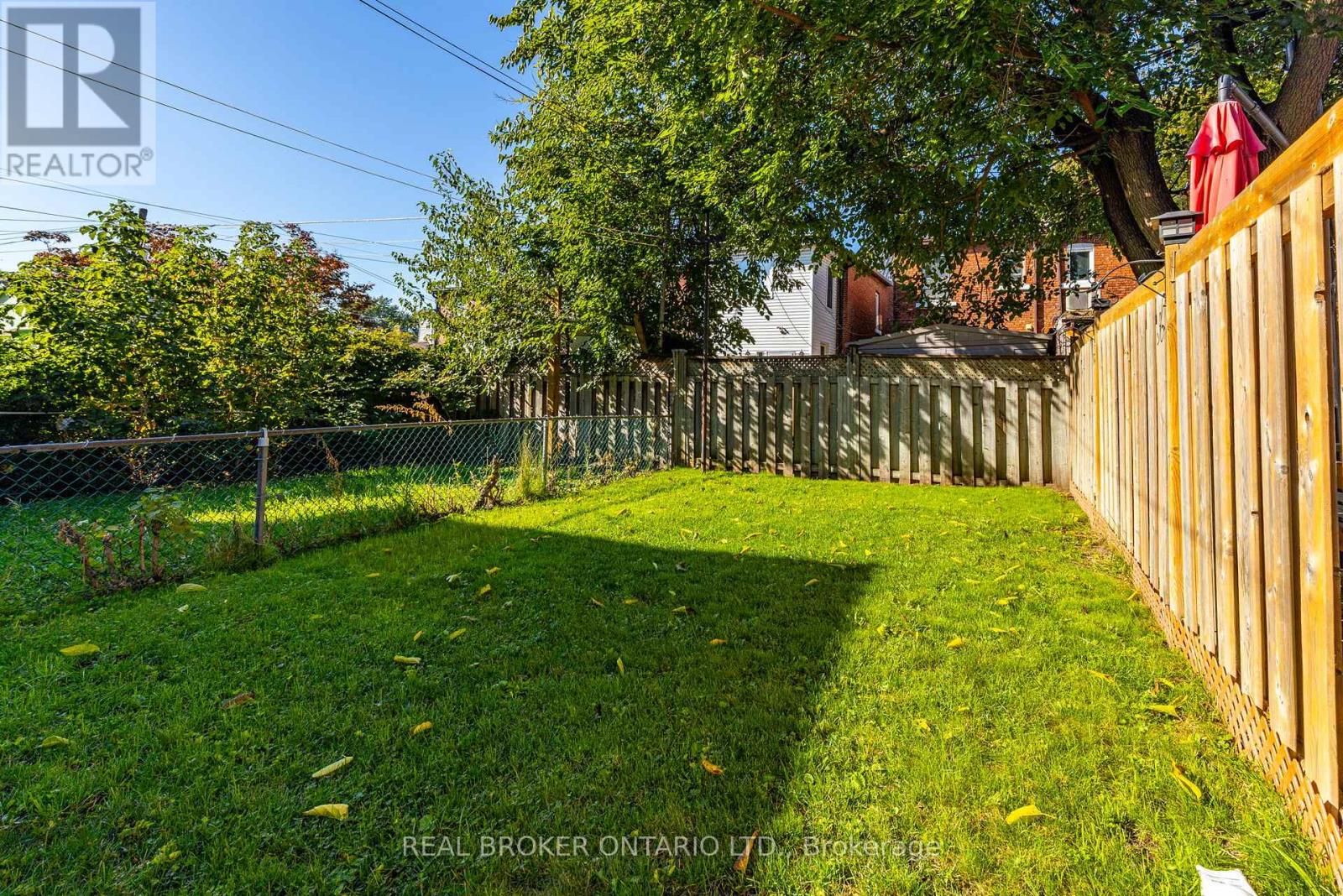878 Runnymede Road, Toronto, Ontario  M6N 3W4 - Photo 29 - W12451456