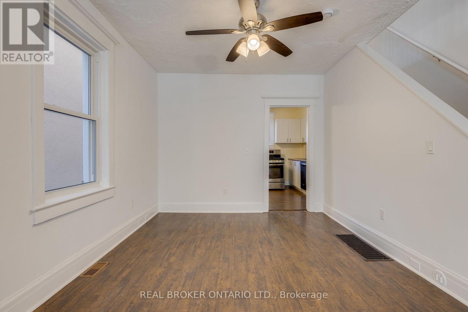 878 Runnymede Road, Toronto, Ontario  M6N 3W4 - Photo 7 - W12451456