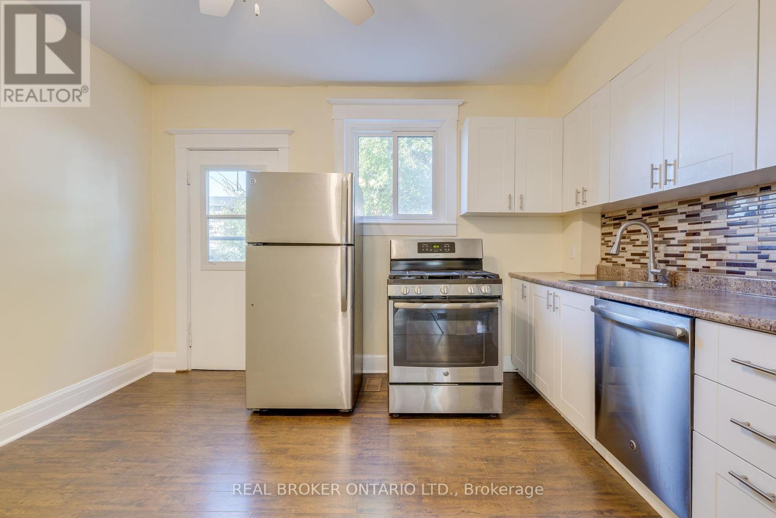 878 Runnymede Road, Toronto, Ontario  M6N 3W4 - Photo 9 - W12451456