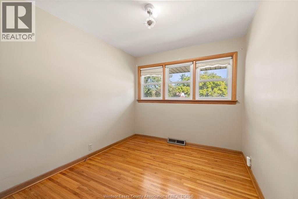 3955 Mount Royal Drive, Windsor, Ontario  N9G 2B8 - Photo 12 - 25025656