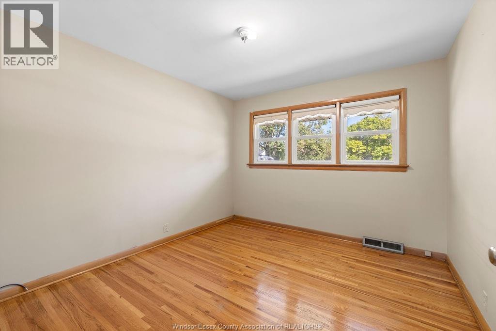 3955 Mount Royal Drive, Windsor, Ontario  N9G 2B8 - Photo 13 - 25025656