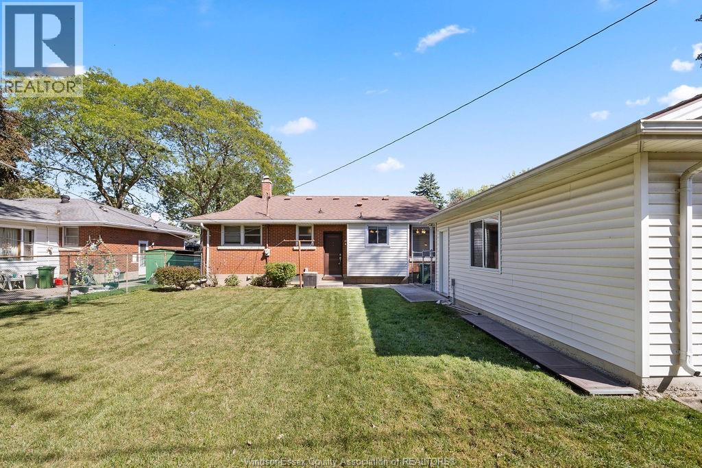 3955 Mount Royal Drive, Windsor, Ontario  N9G 2B8 - Photo 23 - 25025656